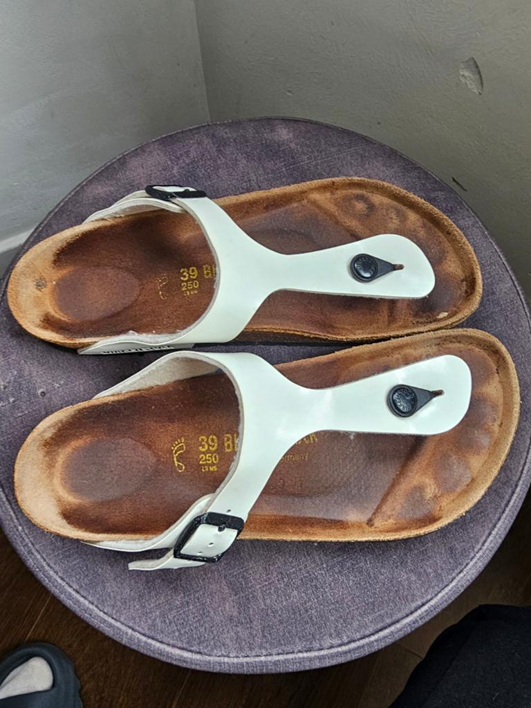 Birkenstock teenslippers wit maat 39, Slippers, Wit, Ophalen of Verzenden, Gedragen