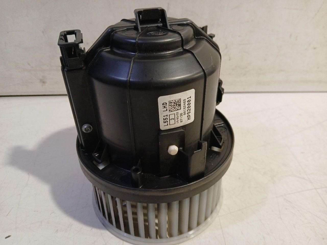Kachel ventilator motor Land Rover Evoque, Onderdelen@venauto.nl, Van der Ven Autorecycling B.V., Ettenseweg 76, 4706 PB Roosendaal, The Netherlands