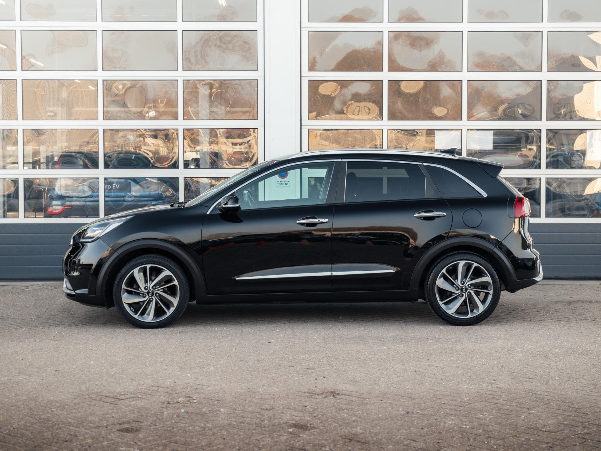 Foto 9 van Kia Niro 1.6 GDi Hybrid ExecutiveLine l lederen bekleding l
