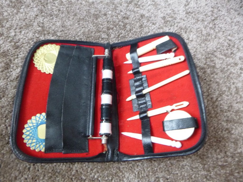 vintage etui met naaigarnituur, Verzamelen, Ophalen of Verzenden, Huis en Inrichting