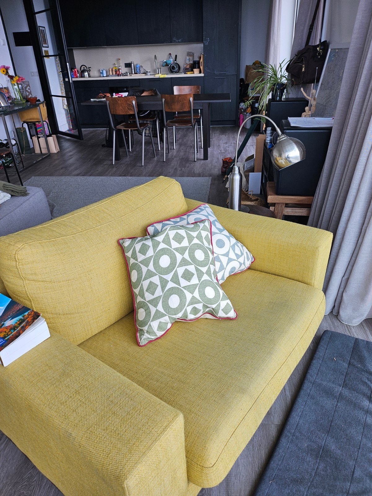 Yellow/lime love seat, Huis en Inrichting, Ophalen, Gebruikt, Tweepersoons, 75 tot 100 cm
