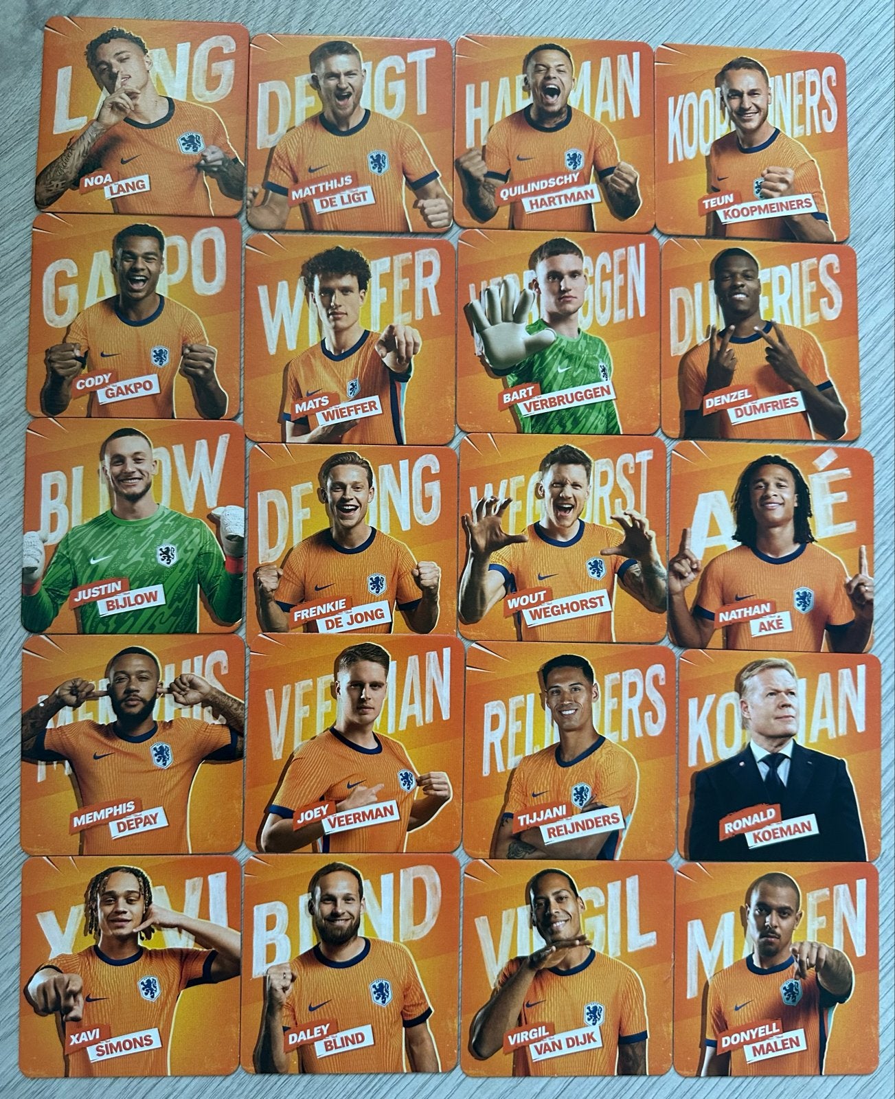 Oranje voetbalspelerskaarten/onderzetters - Complete set, Verzamelen, Ophalen of Verzenden, Nieuw, Overige binnenlandse clubs