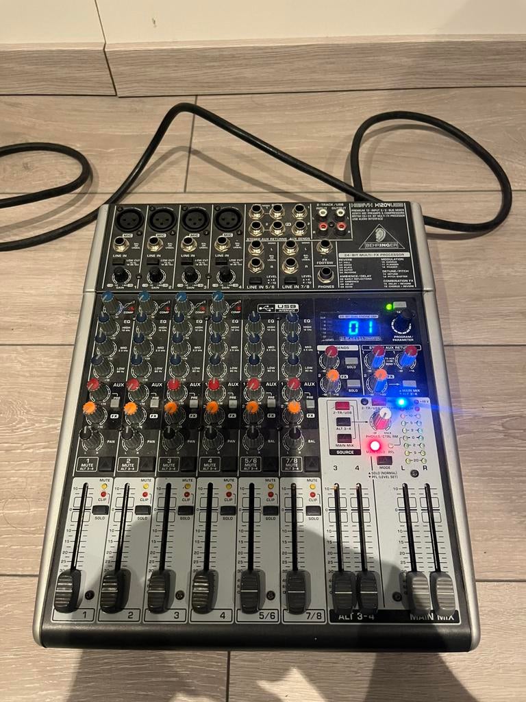 Behringer XENYX X1204USB Mengpaneel, Muziek en Instrumenten, Mengpanelen, Gebruikt, 10 tot 20 kanalen, Ophalen of Verzenden