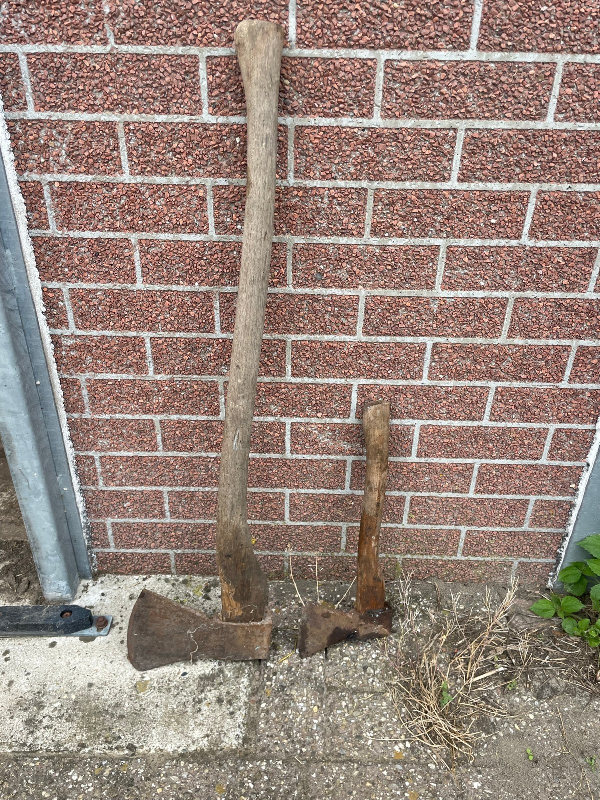 Twee Vintage Bijlen - Grote Hakbijl & Kleine Handbijl, Ophalen of Verzenden