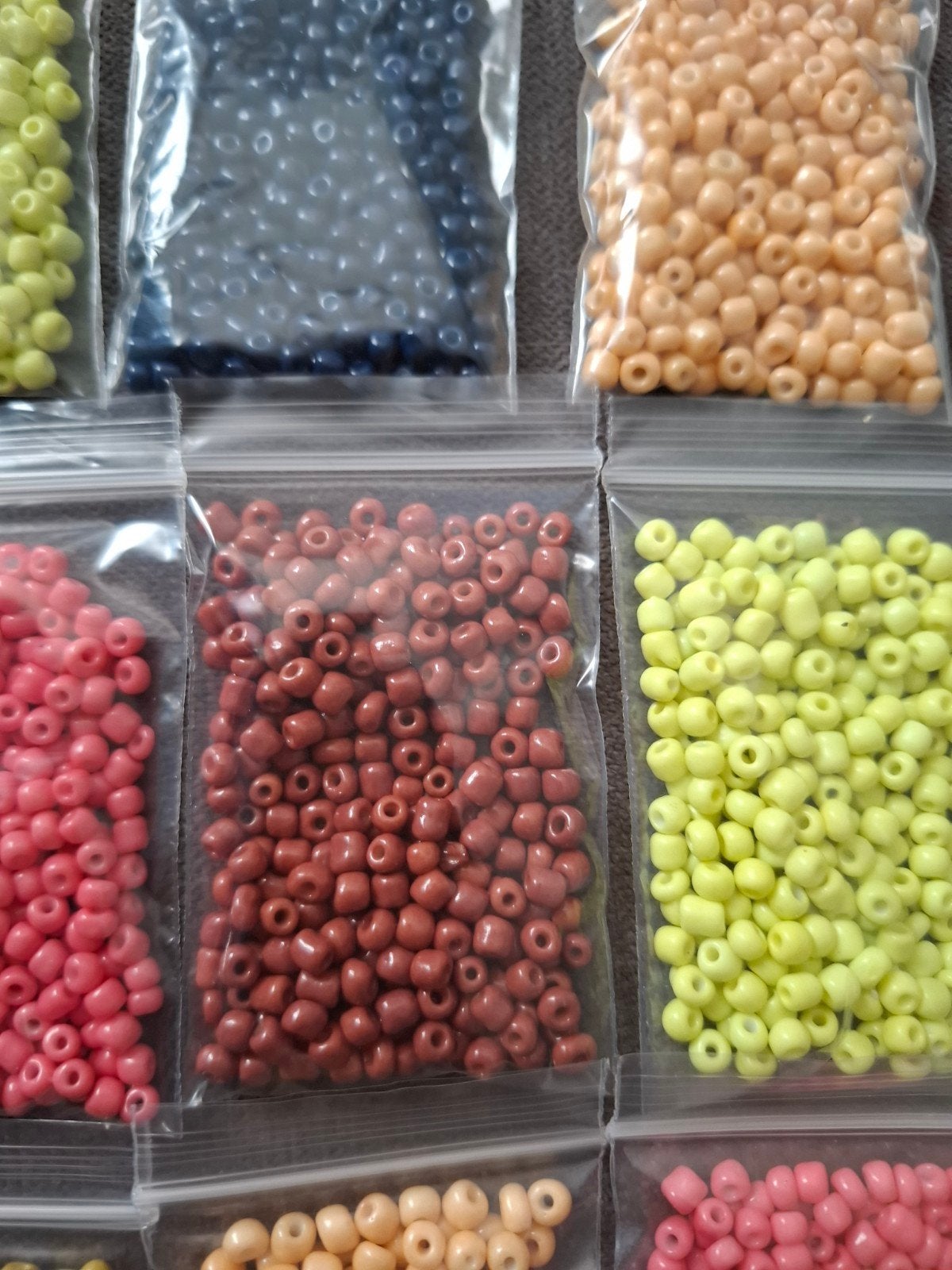 pakket partij 4 mm glaskralen rocailles kralen roze blauw, Hobby en Vrije tijd, Kraal, -, -, Nieuw