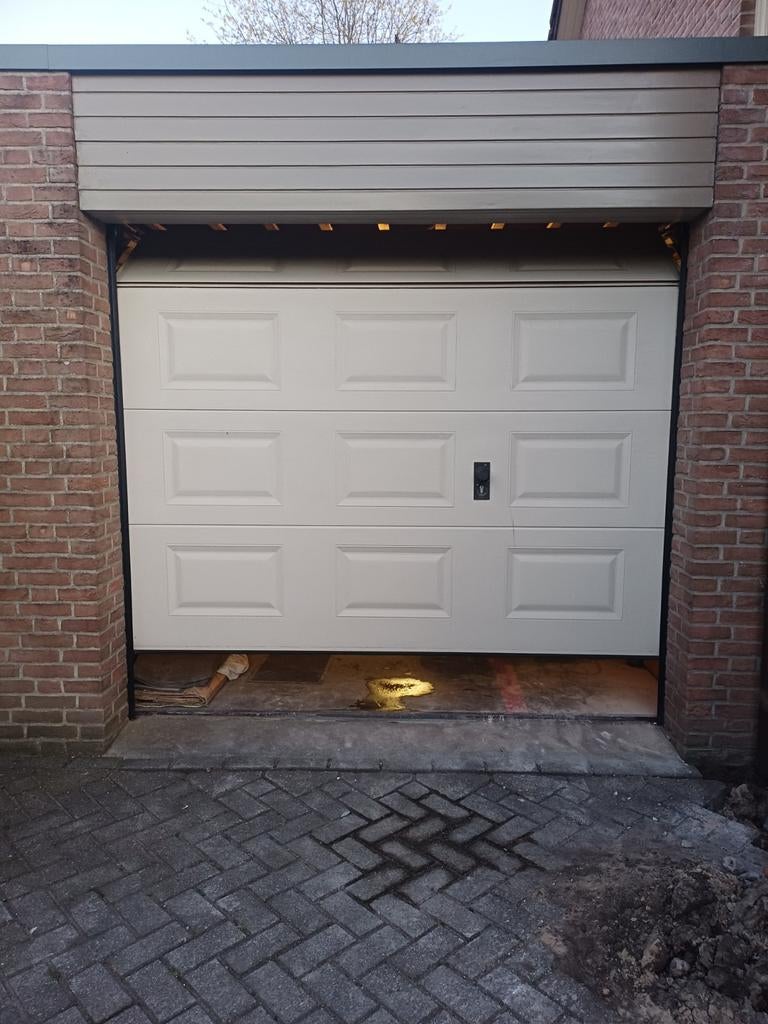 Garagedeur, Doe-het-zelf en Verbouw, Rolluiken, Ophalen, 200 cm of meer, 200 cm of meer