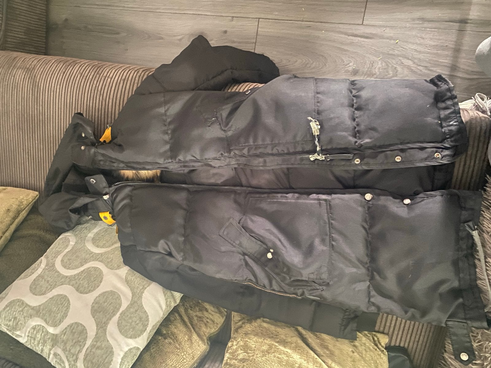 Parajumpers jas met kleine gebreken, makkelijk te repareren, Ophalen of Verzenden, Gedragen, Maat 36 (S), Zwart