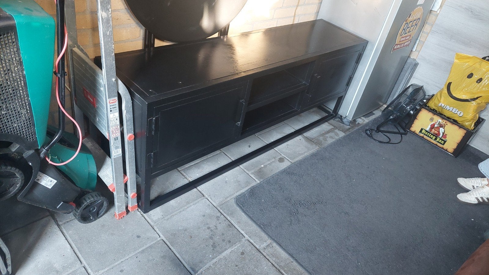Zwart metalen tv-meubel / dressoir, Gebruikt, 100 tot 150 cm, Ophalen of Verzenden, Minder dan 100 cm