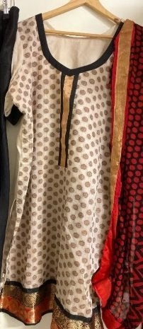 Kurta set Salwar Kameez beige goud rood zwart 42/44, Kleding | Dames, Overige typen, Maat 46/48 (XL) of groter, Ophalen of Verzenden