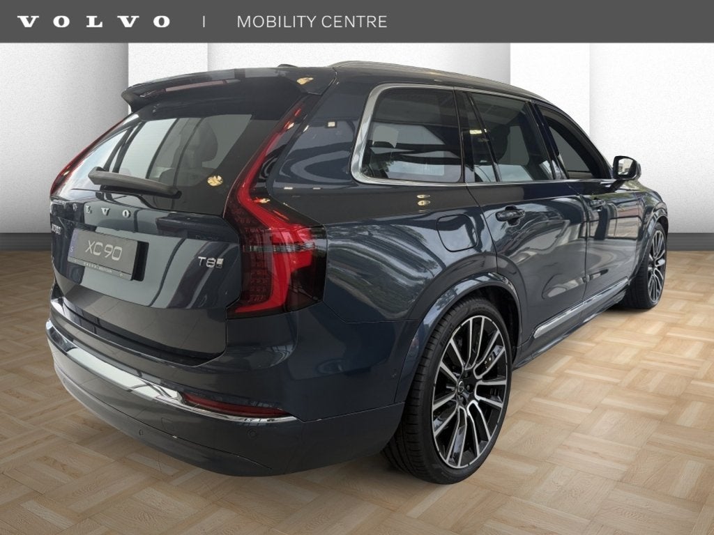 Volvo XC90 T8 AWD Ultra Exec. Bright | DIRECT LEVERBAAR! |, 4 cilinders, Blauw, 7 stoelen, Hybride Elektrisch/Benzine
