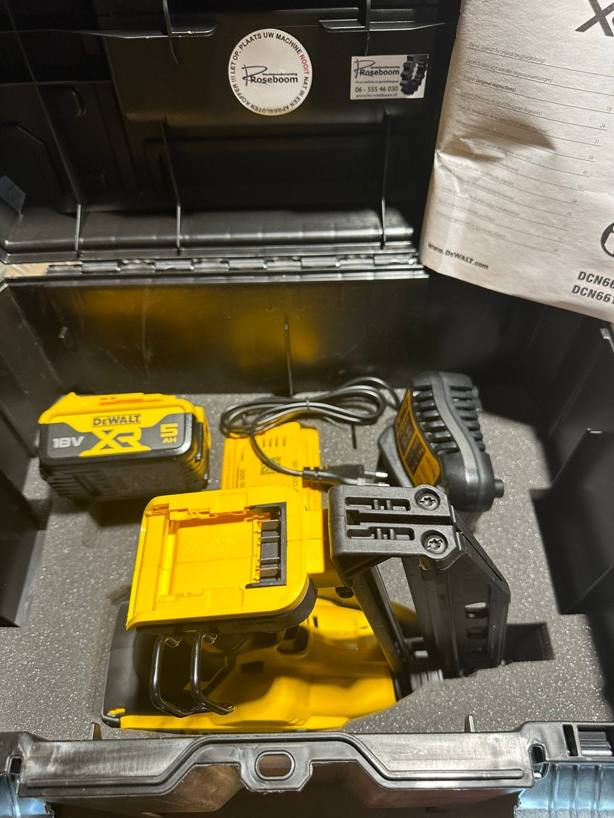 Dewalt showmodel accu da bradtacker type DCN660 NT compleet, Doe-het-zelf en Verbouw, Dewalt, Nieuw, Ophalen of Verzenden, Dewalt