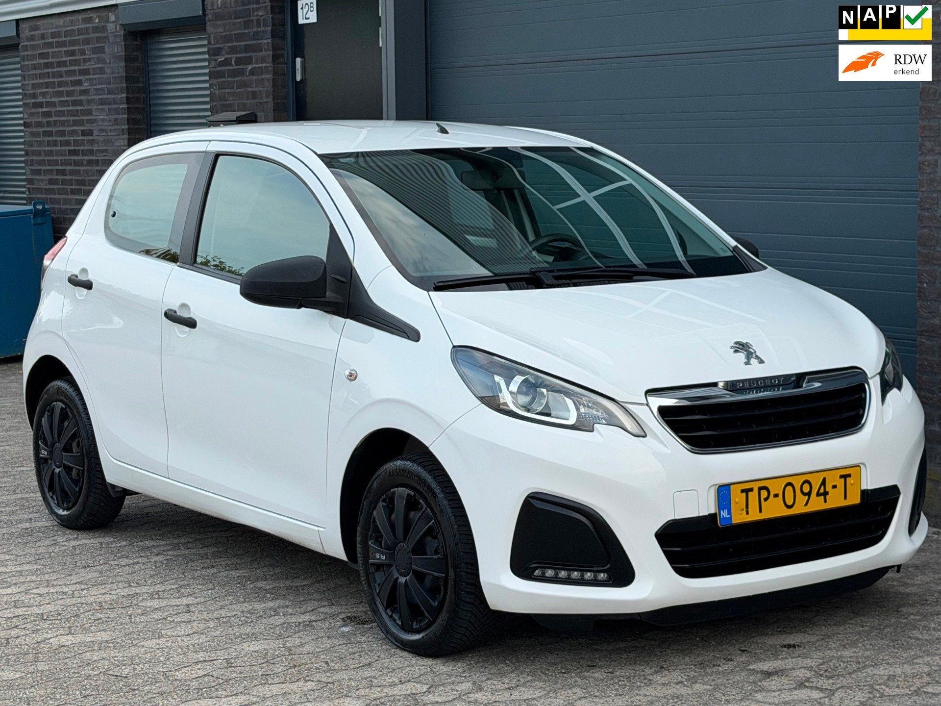 Peugeot 108 1.0 e-VTi Access CARPLAY 67246km NAP, Auto's, Peugeot, Voorwielaandrijving, Stof, Gebruikt, 4 stoelen