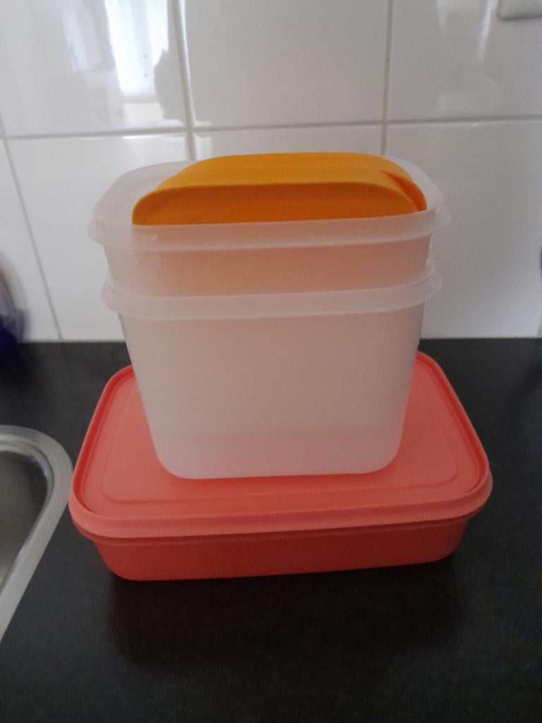 Nieuwe Tupperware diepvriesdozen set, Huis en Inrichting, Keuken | Tupperware, Nieuw, Bak of Kom, Oranje, Rood, Ophalen of Verzenden