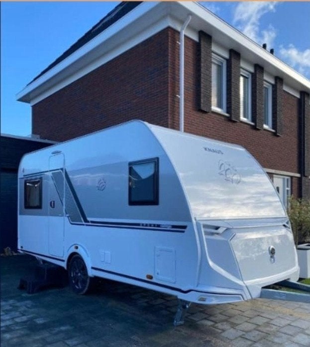 Knaus 450 FU Sport e-power (2022) caravan & Ventura voortent, Rondzit, Particulier, 4 tot 5 meter, Knaus