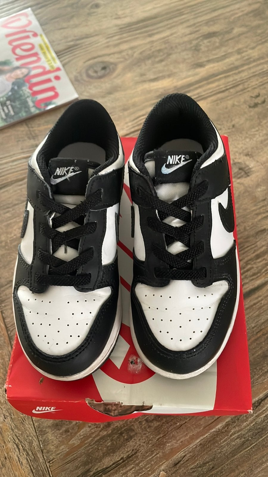 Mooi NIKE DUNK LOW KIDS SNEAKERS MAAT 27, Ophalen of Verzenden, Zo goed als nieuw, Jongetje of Meisje, Schoentjes