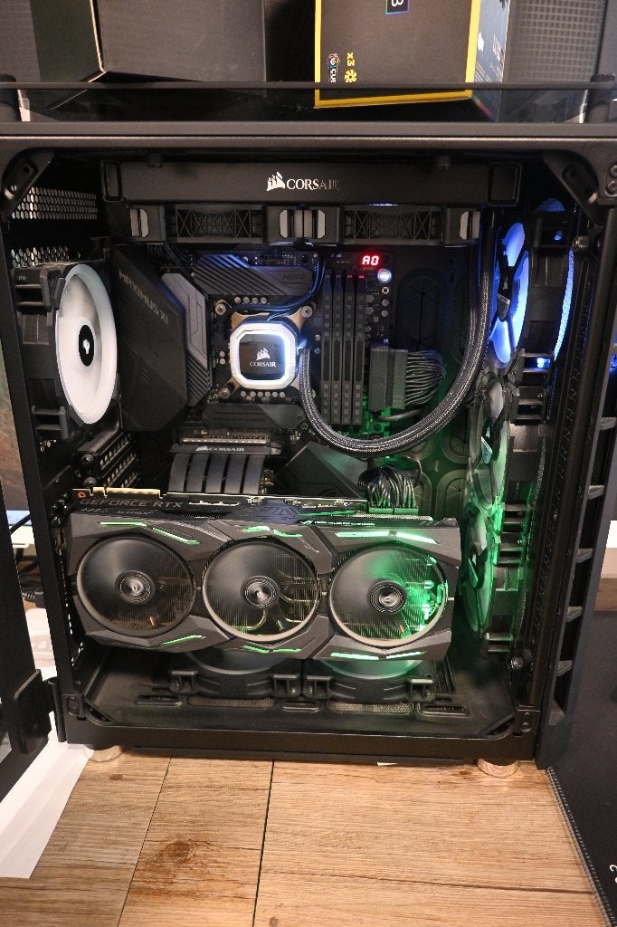 High-end Gaming PC - Intel i9-9900K, RTX 2080 Ti, 32GB RAM, Diverse (Intel, ASUS, Corsair, Samsung), Custom Build PC, Onbekend