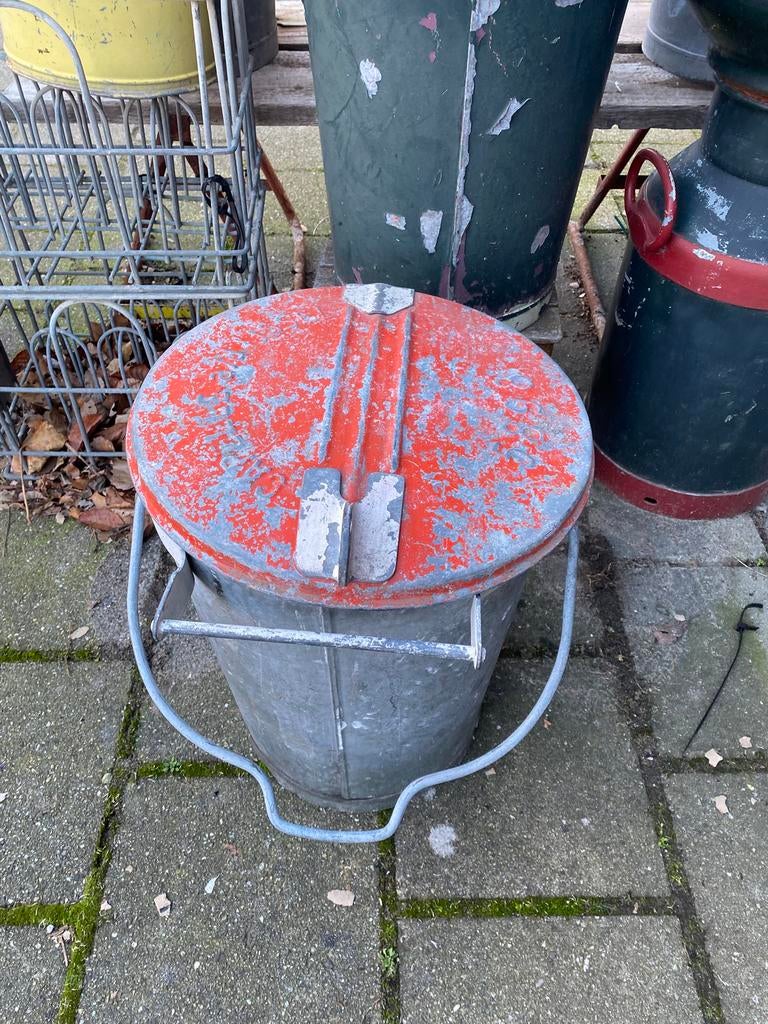 Zinken vuilnisemmer. Vuilnisbak, Huis en Inrichting, Woonaccessoires | Prullenbakken, Ophalen, Gebruikt, 50 tot 75 cm, Nvt