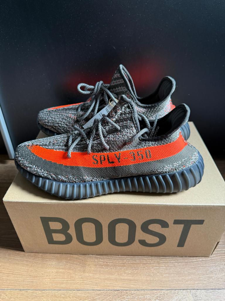 Adidas Yeezy Boost 350 V2 Beluga 2.0 Maat 43 1/3, Kleding | Heren, Schoenen, Ophalen of Verzenden, Nieuw, Overige kleuren, Sneakers of Gympen