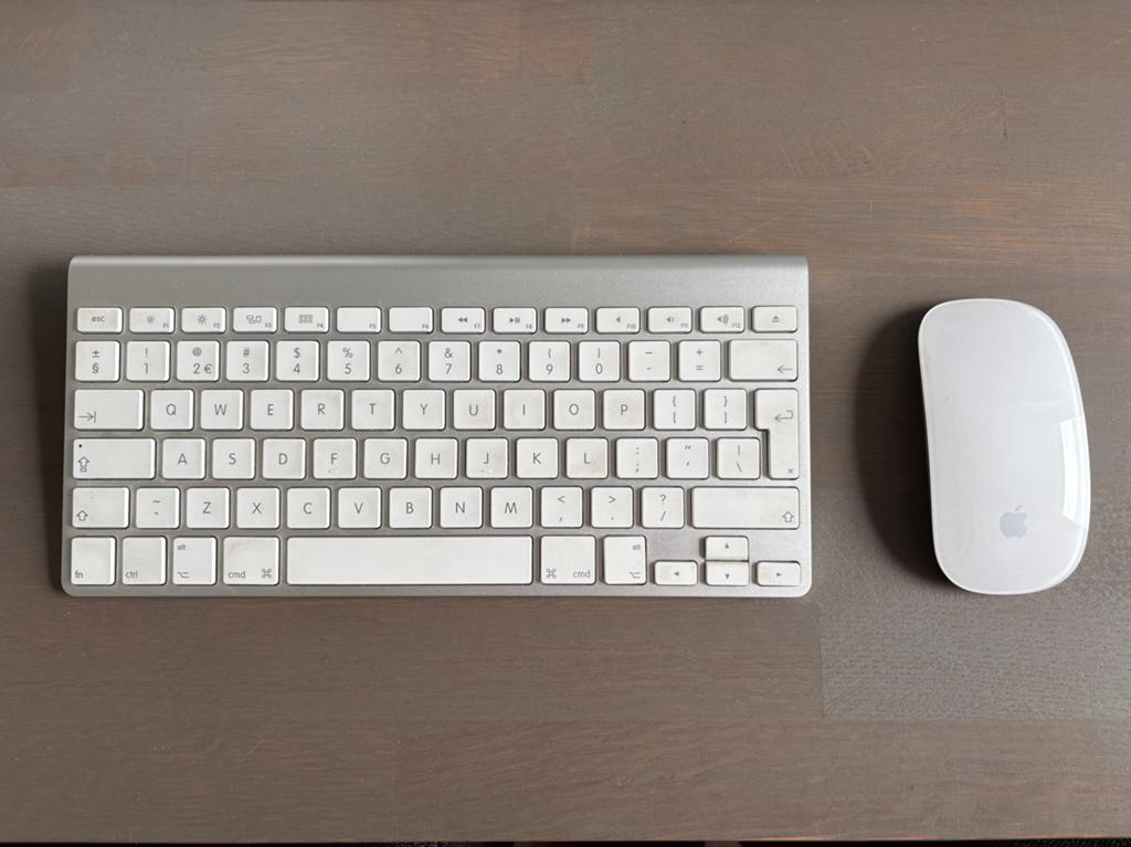 Apple iMac magic mouse en keyboard, Toetsenbord en muis-set, Ophalen of Verzenden, Zo goed als nieuw, Draadloos