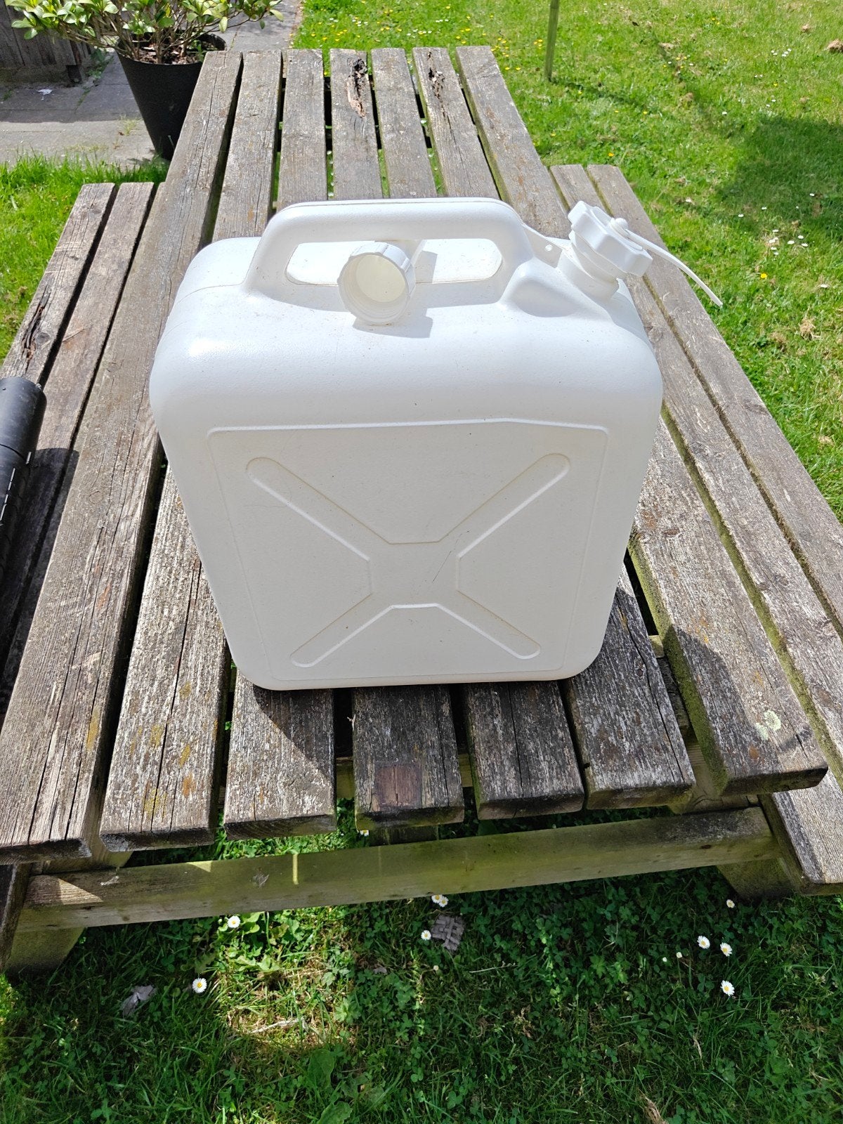 Witte jerrycan voor water, Ophalen, Gebruikt