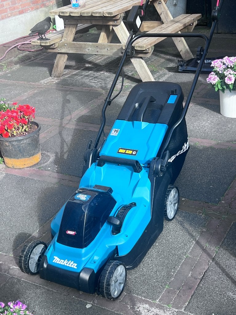 electrische grasmaaier Makita LM003GM, Tuin en Terras, Grasmaaiers, Ophalen, Cirkelmaaier, Gebruikt, Elektrische grasmaaier