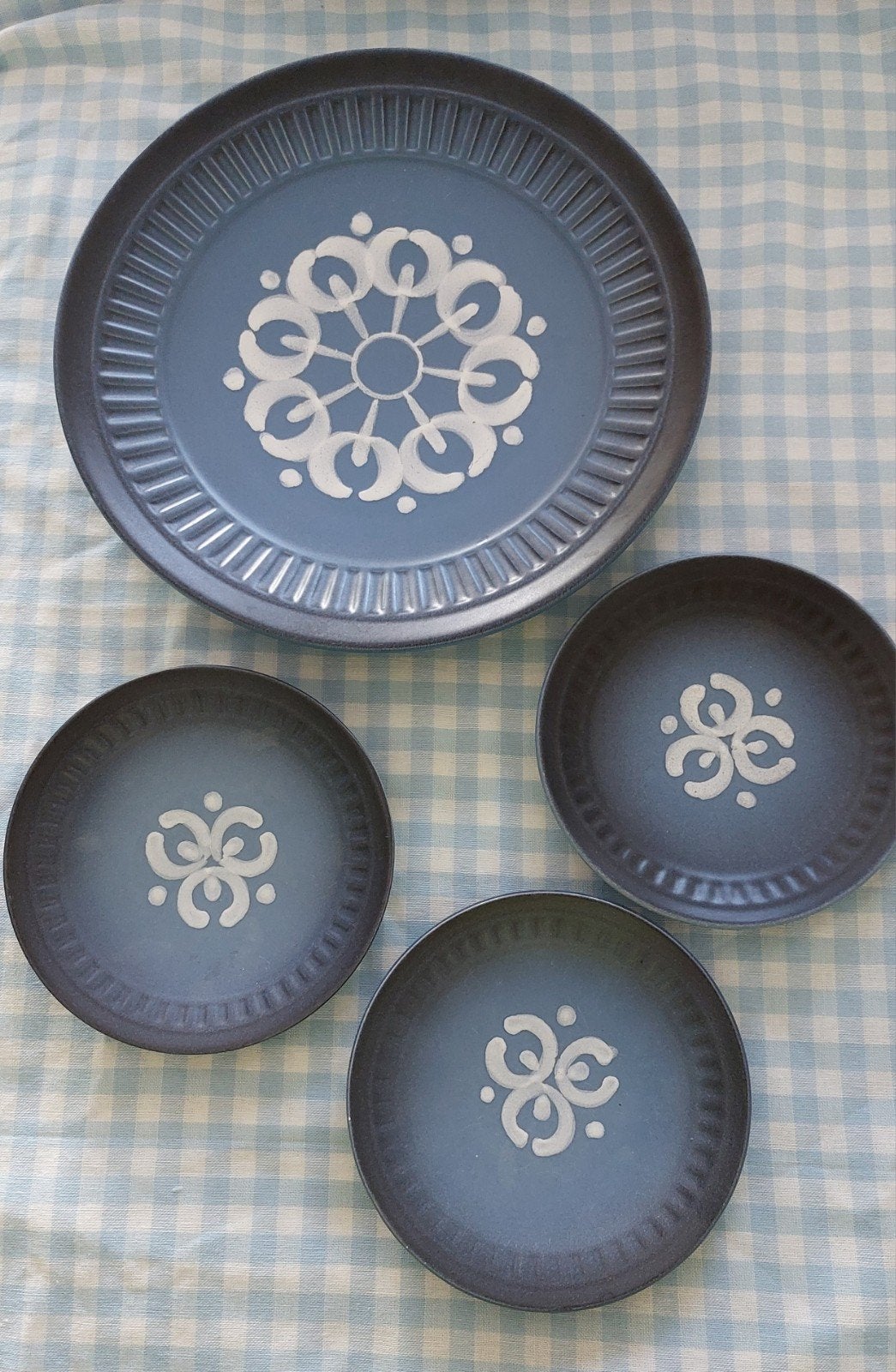 Lotus decor van Flora Gouda. Serveerschaal en 3 bordjes, Ophalen of Verzenden