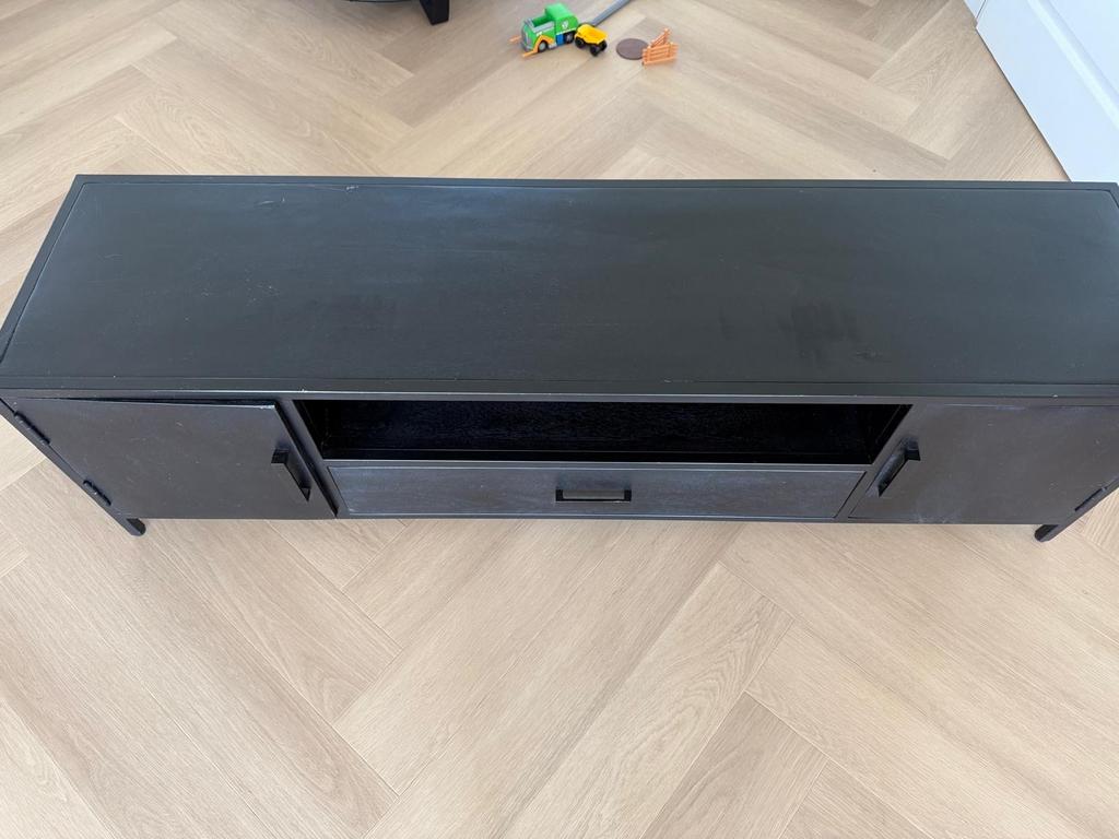 Zwart televisiemeubel met lade en deurtjes, Ophalen, Folkert_kingma@hotmail.com, 8831ZD, 150 tot 200 cm