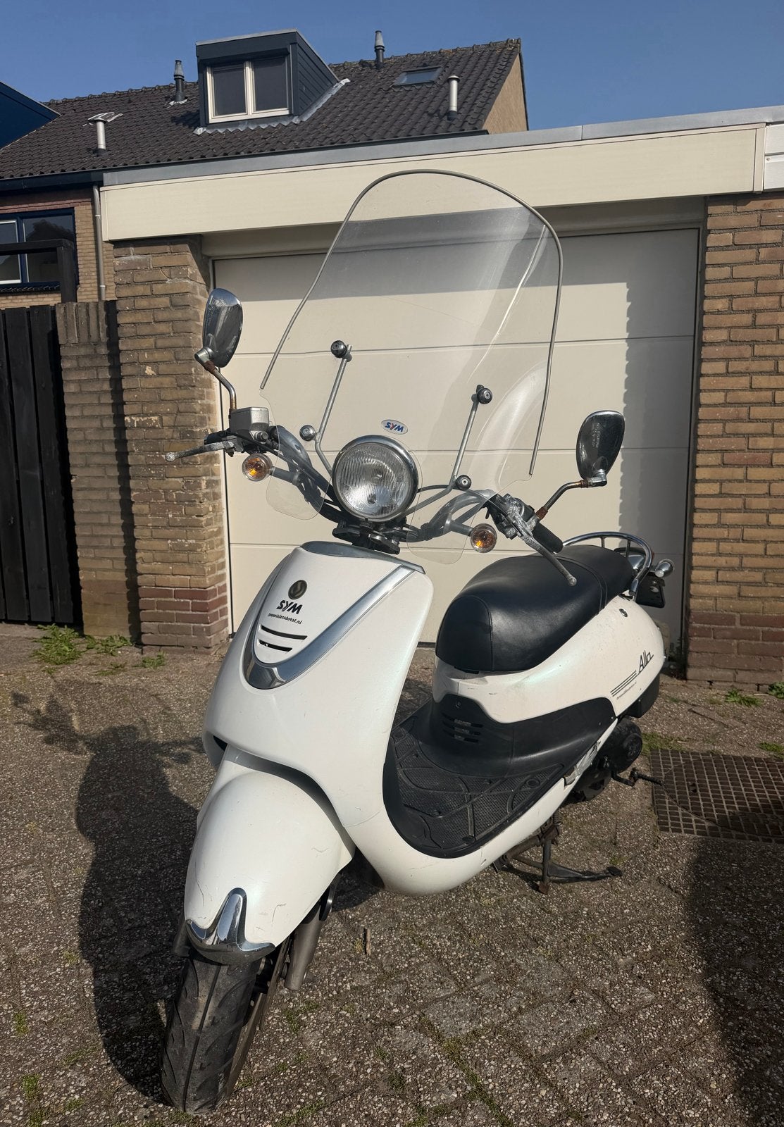 Scooter te koop, altijd binnen gestaan, accu moet opgeladen., Ophalen, Gebruikt, Maximaal 45 km/u, Allo
