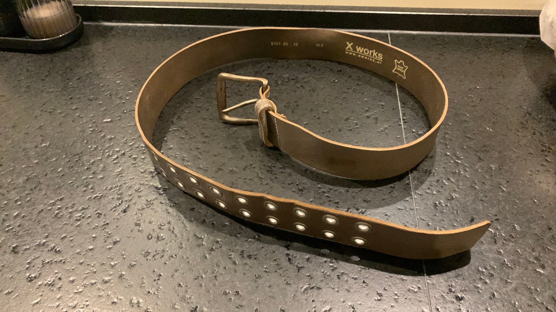 X Works Leren Riem met Dubbele Rijen Oogjes - Bruin, Echt leder, Heupriem, Ophalen of Verzenden, Gedragen