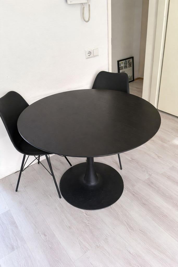 Prachtige zwarte eettafel / twee eetstoelen, Ophalen, Zo goed als nieuw, Rechthoekig, 50 tot 100 cm