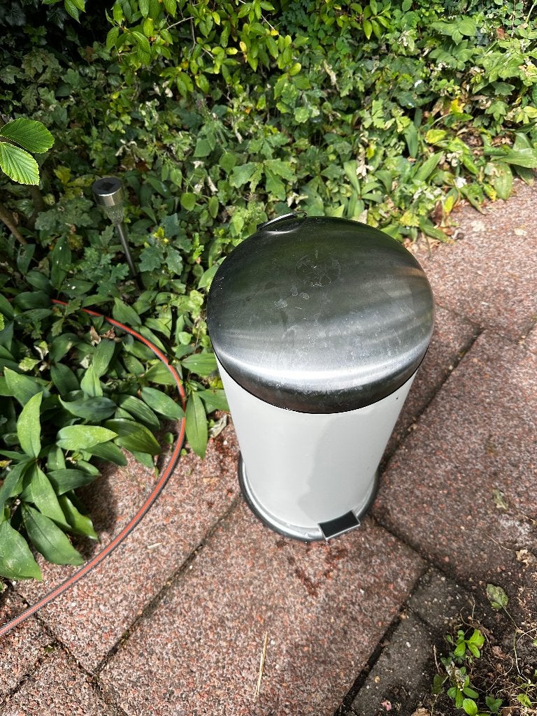 Gratis Pedaalemmer van Ikea, Minder dan 10 liter, Ophalen, Gebruikt, Metaal