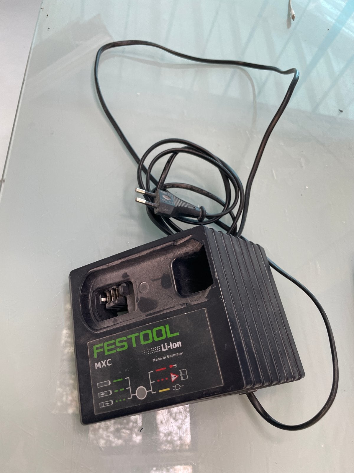 Defecte Festool MXC oplader - licht niet op, Ophalen of Verzenden, Gebruikt