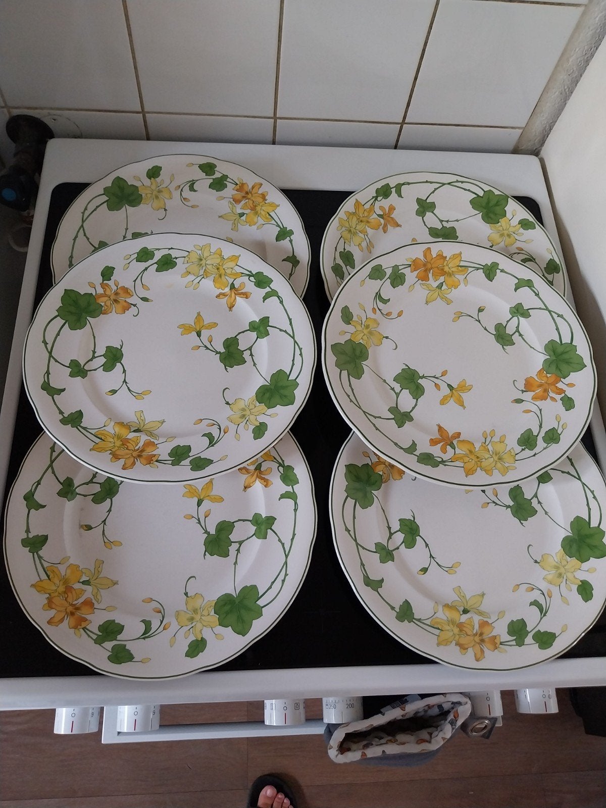 Villeroy a boch geranium dinner borden, Huis en Inrichting, Ophalen of Verzenden, Zo goed als nieuw, Bord(en), Overige stijlen