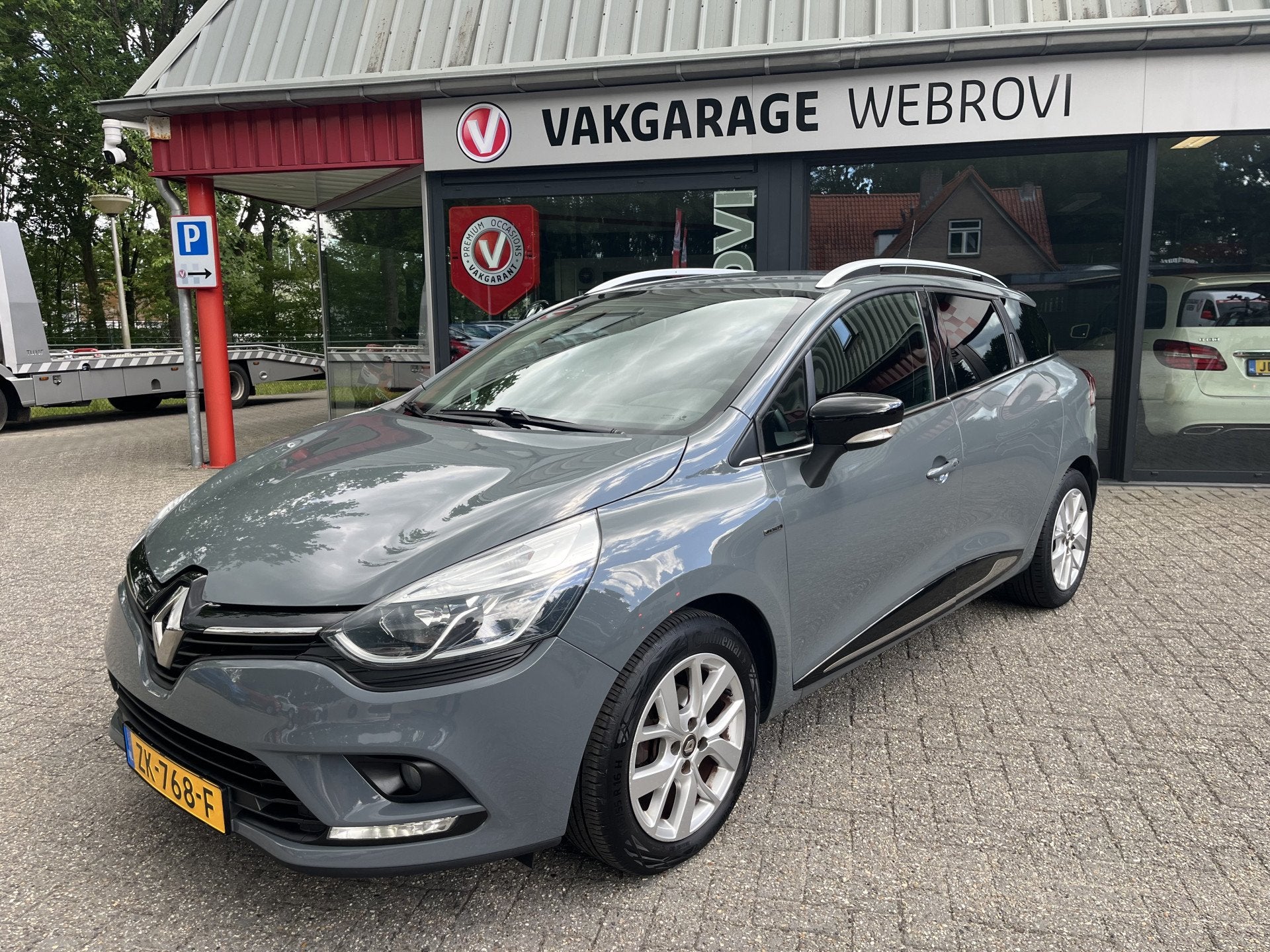 Renault Clio Estate 0.9 TCe Limited Carplay/Android Gris Urb, Voorwielaandrijving, Gebruikt, Euro 6, Met garantie (alle)