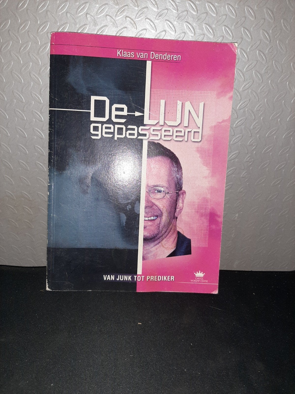 De Lijn Gepasseerd Van Junk tot Prediker - Klaas van Dendere, Ophalen of Verzenden, Gelezen