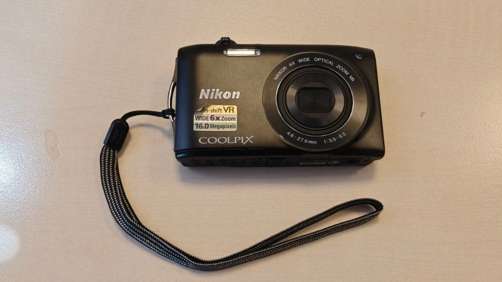Nikon Coolpix S3300 camera, 16 megapixels, Zo goed als nieuw, Compactcamera, 4 t/m 7 keer