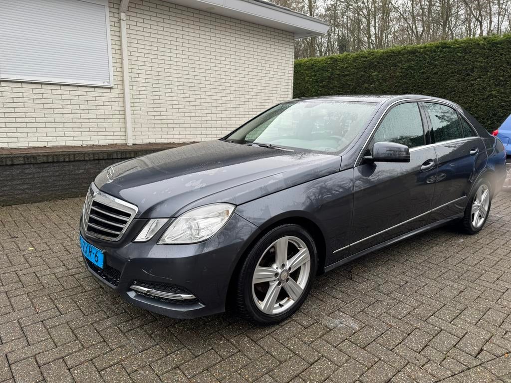 Mercedes-Benz E-Klasse E200 CDI BE Aut7 2013 Grijs, Auto's, Mercedes-Benz, Automaat, 4 cilinders, Origineel Nederlands, Bedrijf