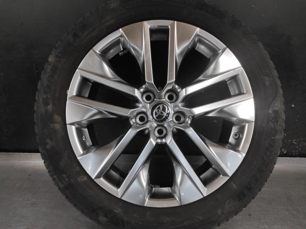 Velgen set + banden Toyota RAV 19- 2020 ( 225-55-R19 ), 19 inch, Gebruikt, Banden en Velgen, Ophalen of Verzenden