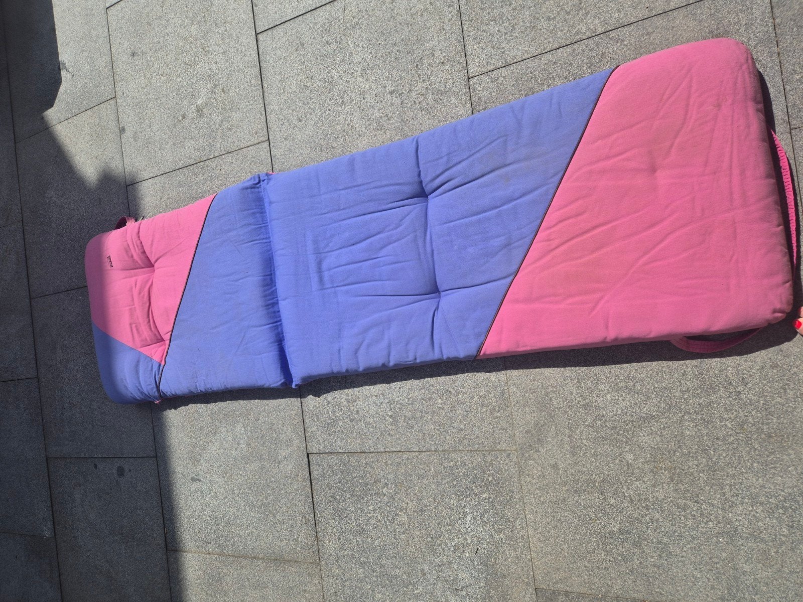 Roze en paarse ligstoel/matras, Caravans en Kamperen, Ophalen, Gebruikt