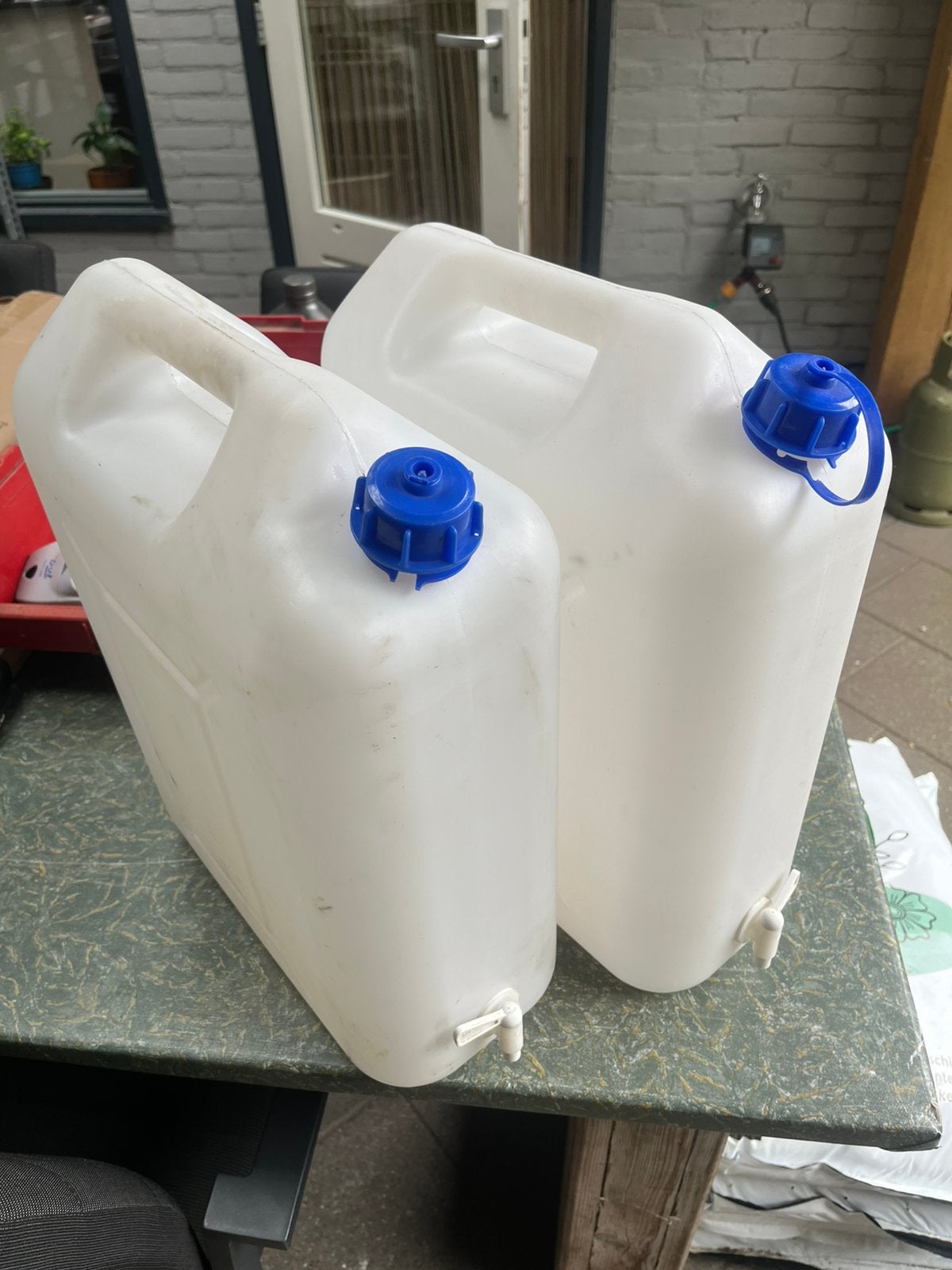 2 x water jerrycan 20L, Ophalen of Verzenden, Zo goed als nieuw