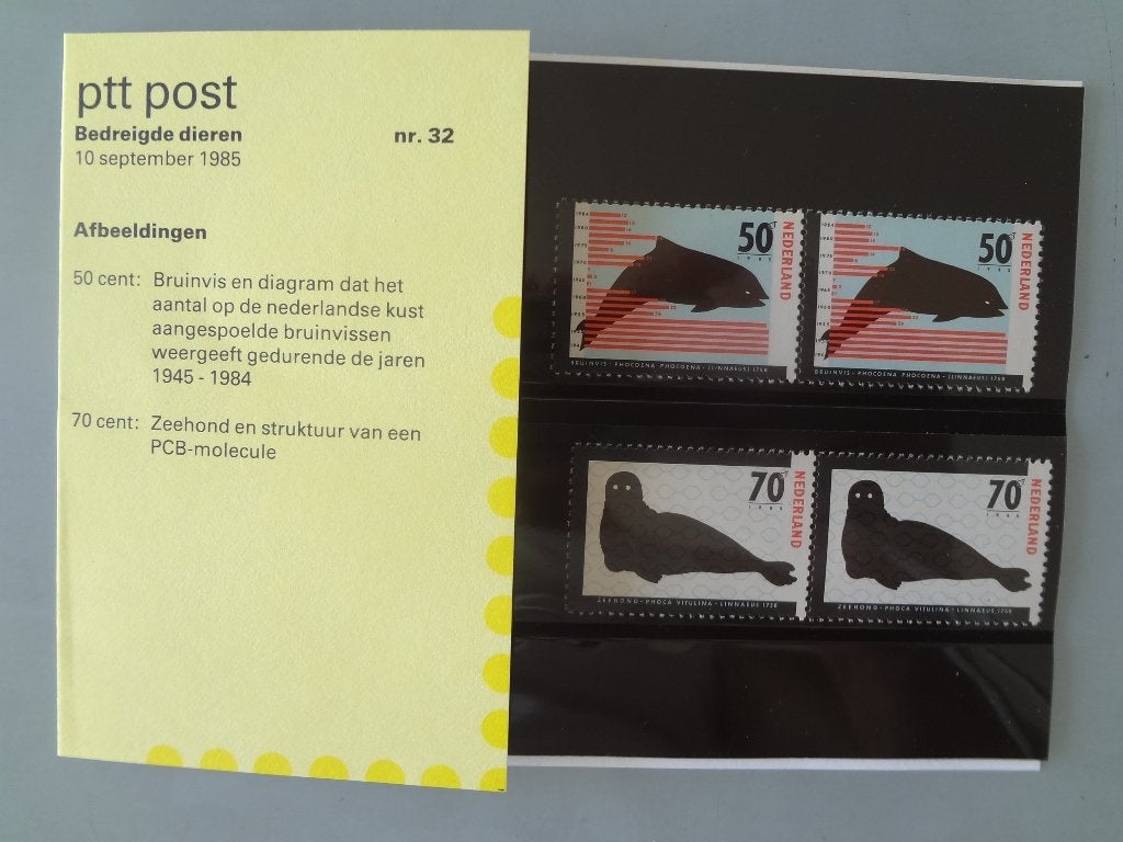 PTT met 4 zegels Bedreigde dieren 1985 Postmapje, Postzegels en Munten, Ophalen of Verzenden, Na 1940, Postfris