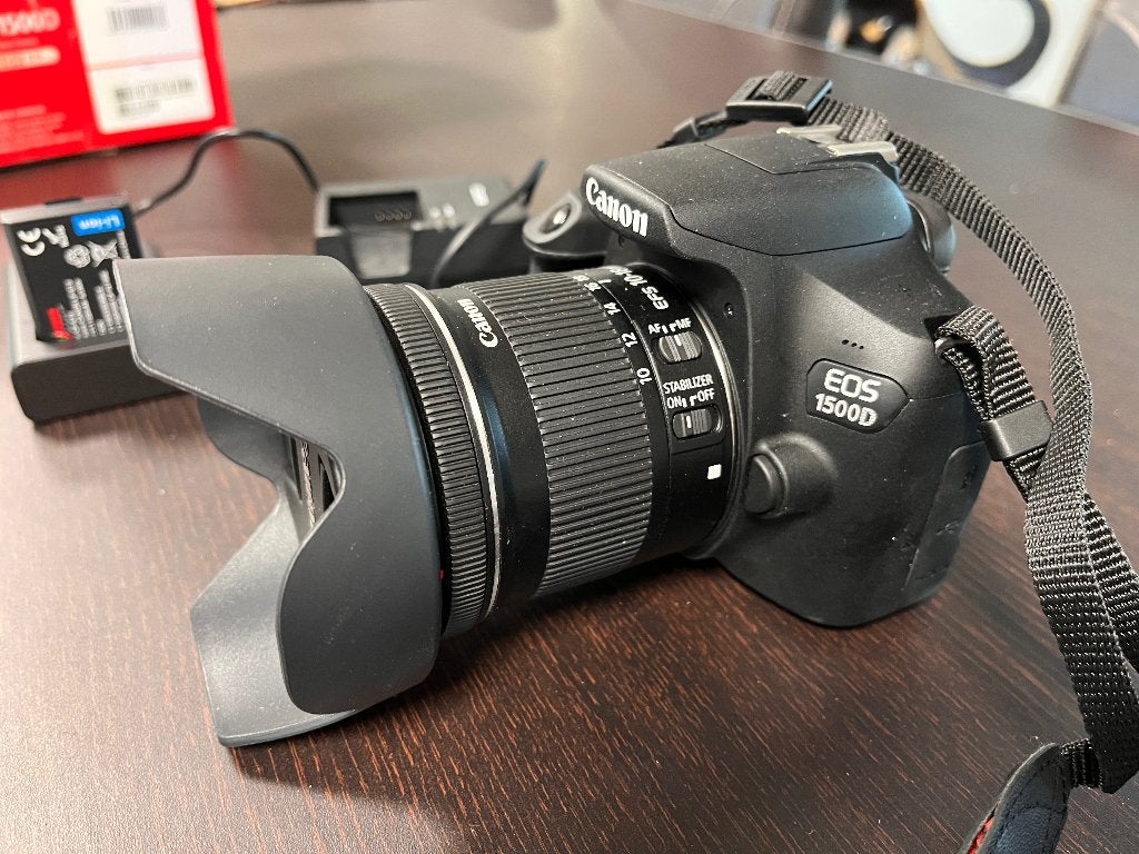 Fotocamera Canon Eos 1500D, Audio, Tv en Foto, Fotocamera's Digitaal, Ophalen, Zo goed als nieuw, Canon, 8 keer of meer