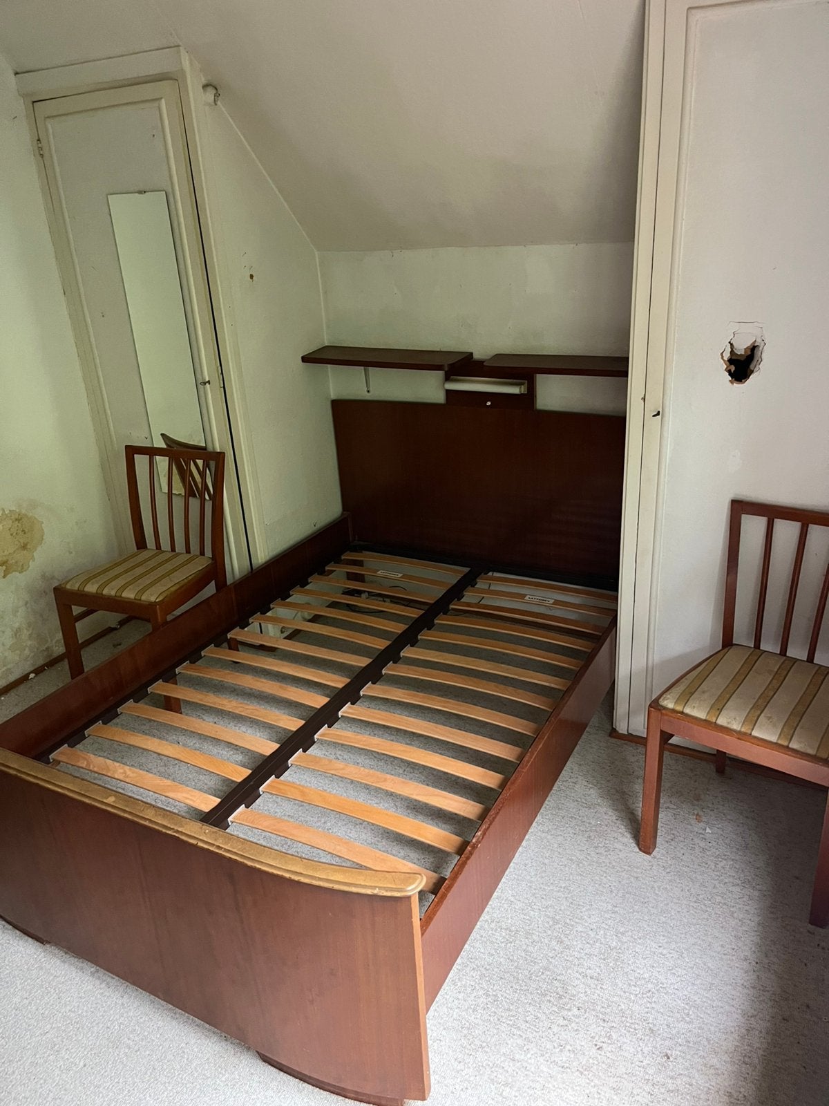 Jaren 50 bed met stoelen, Ophalen, Zo goed als nieuw, Tweepersoons