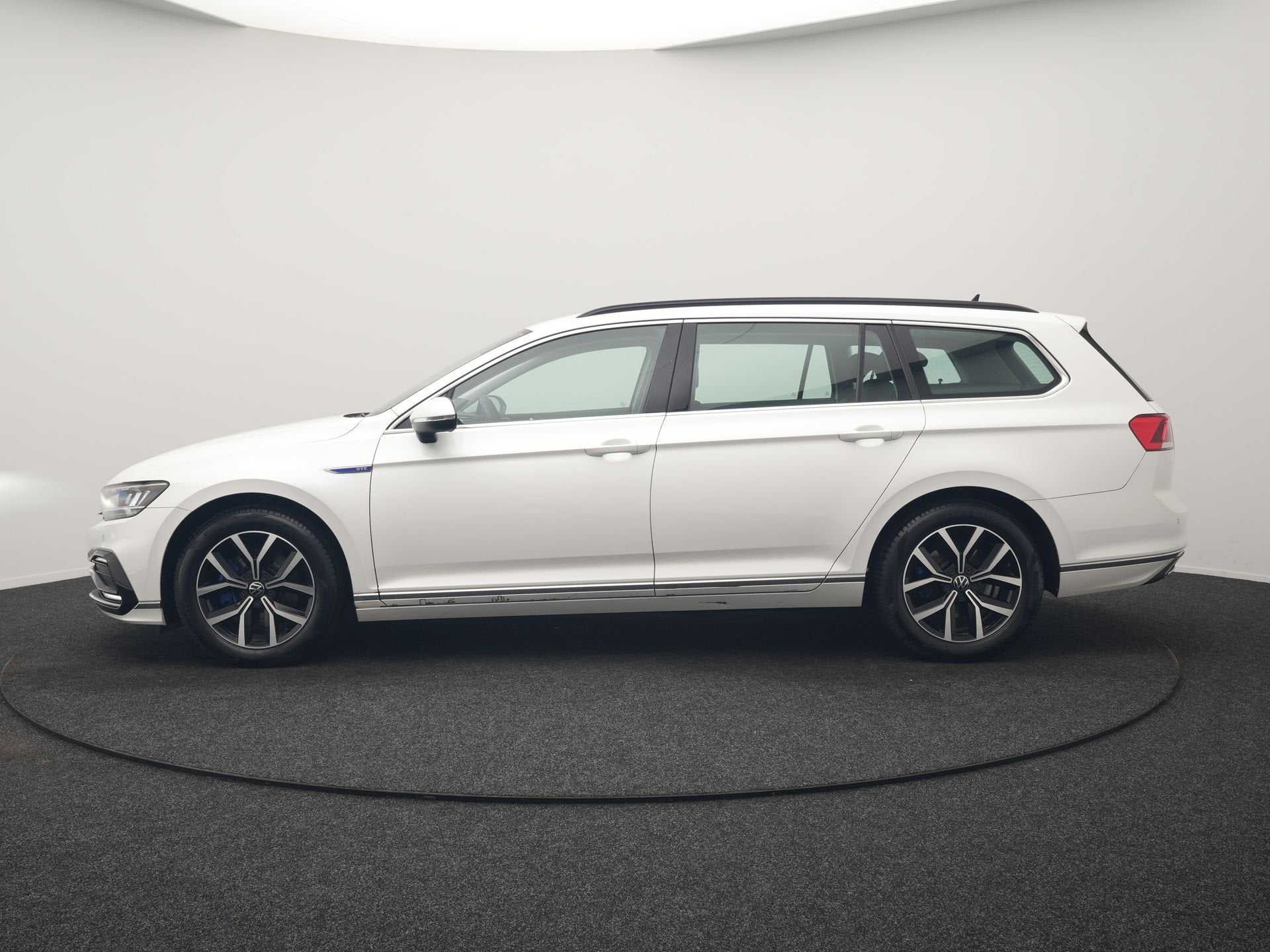 Foto 2 van Volkswagen Passat Variant 1.4 TSI GTE Business PHEV 218pk De