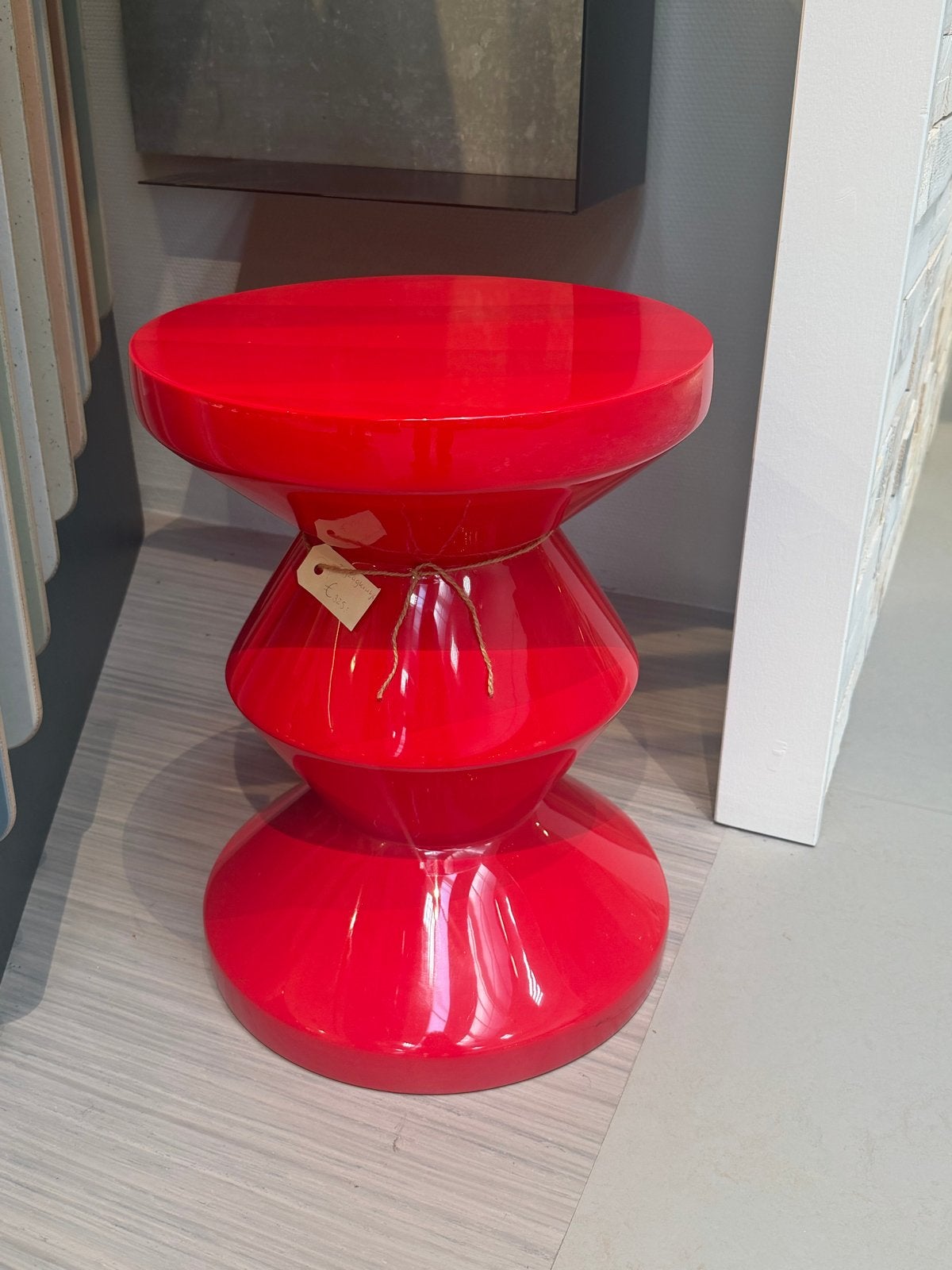 Pols Potten krukje/bijzettafel eyecatcher rood, Ophalen, Zo goed als nieuw, Kunststof