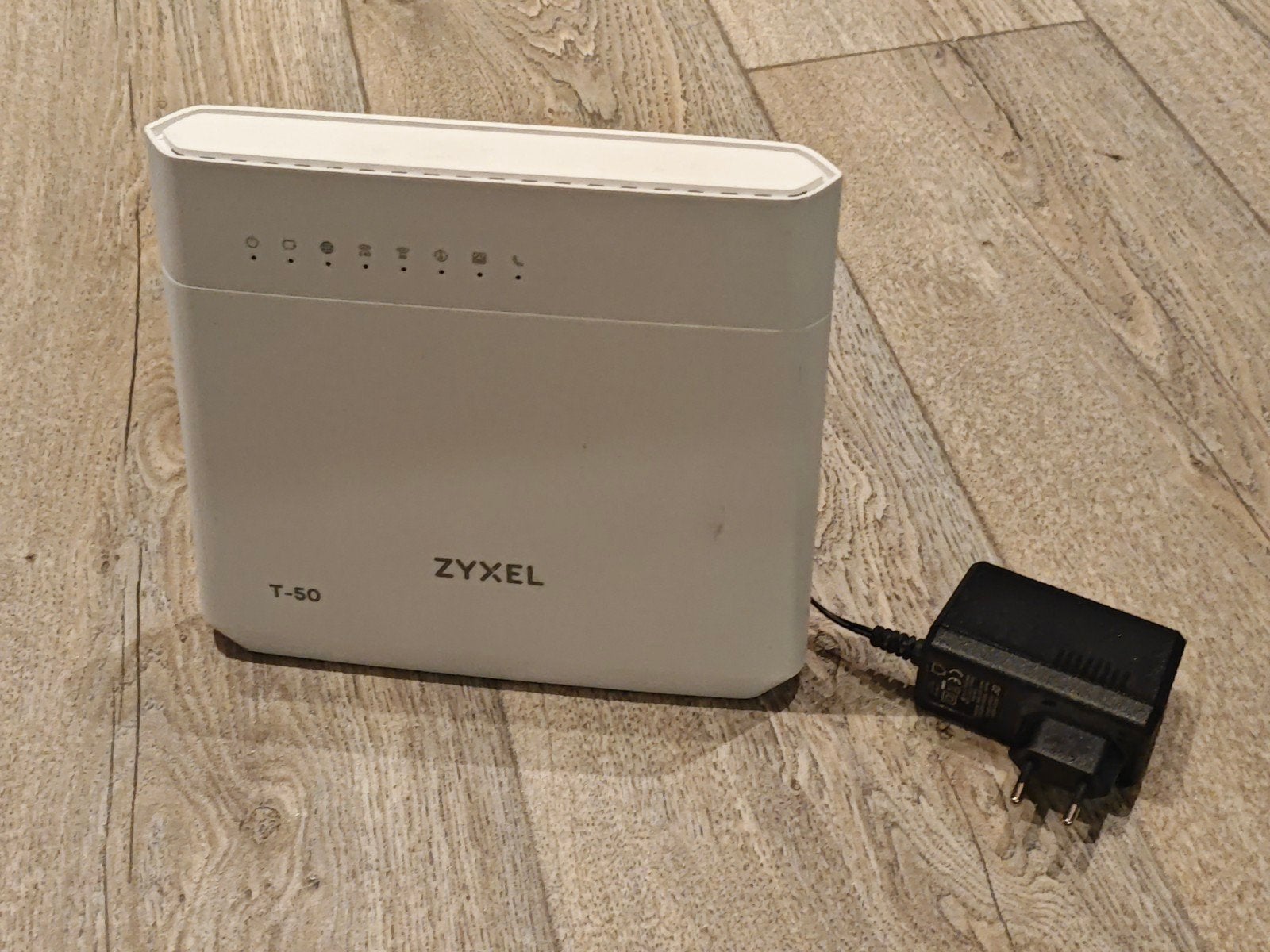 Zyxel T-50 Router met modem, Computers en Software, Ophalen of Verzenden, Zo goed als nieuw, Router met modem, Zyxel