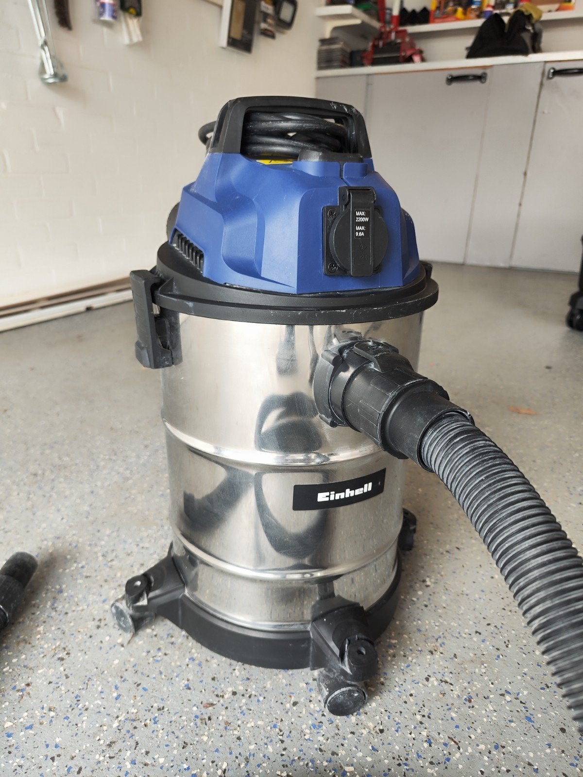 Einhell 20L bouwstofzuiger/ nat-droog zuiger met stopcontact, Witgoed en Apparatuur, Stofzuigers, Ophalen, Overige merken, Gebruikt