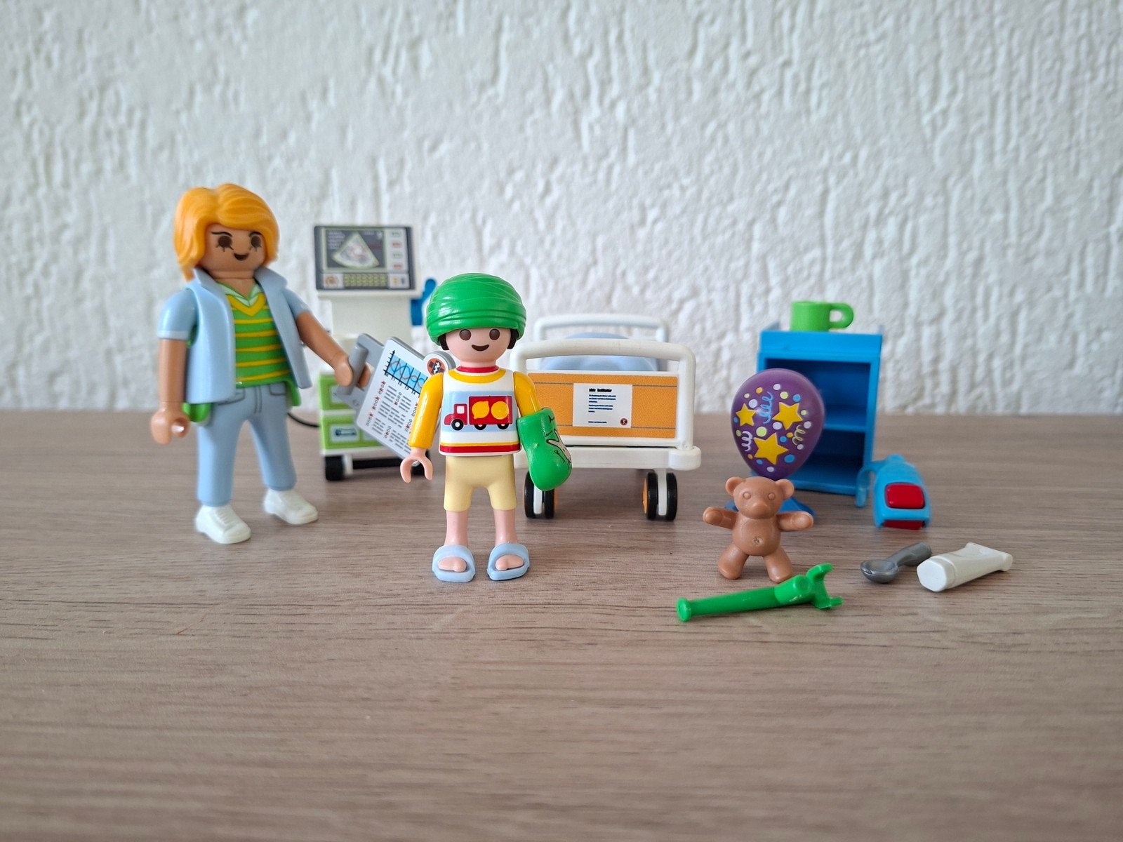Playmobil kinderziekenhuis, Ophalen of Verzenden, Zo goed als nieuw, Complete set