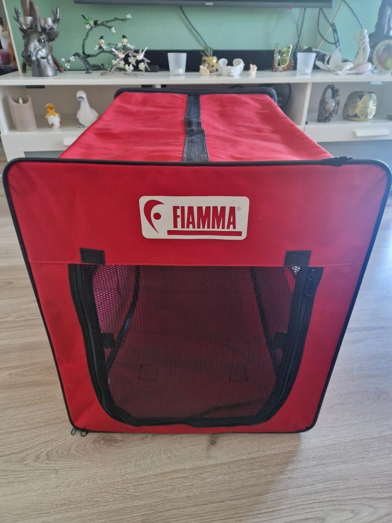 Fiamme honden transport bench, Ophalen, Zo goed als nieuw