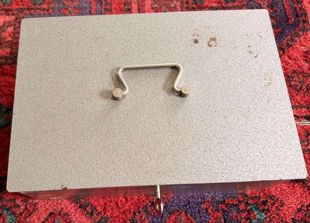 IJzeren kist/brandkast voor geld, sieraden - 290x205x100MM, Huis en Inrichting, Gebruikt, Niet van toepassing, Niet van toepassing